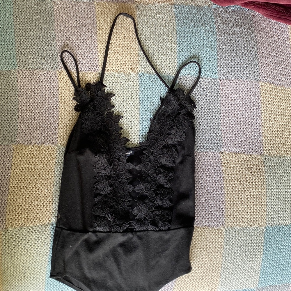 Brandy Melville going out bodysuit top with flower lace details
